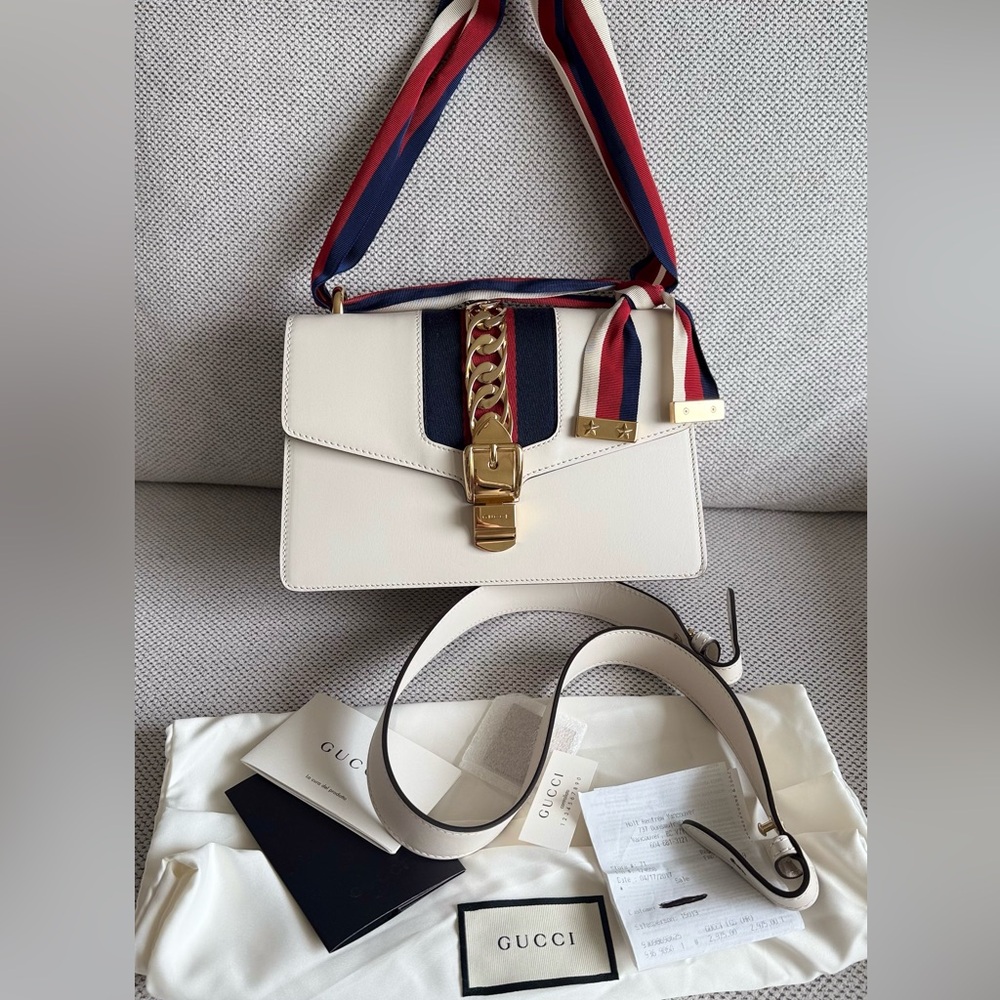 Authentic Gucci Sylvie small white handbag ( A)